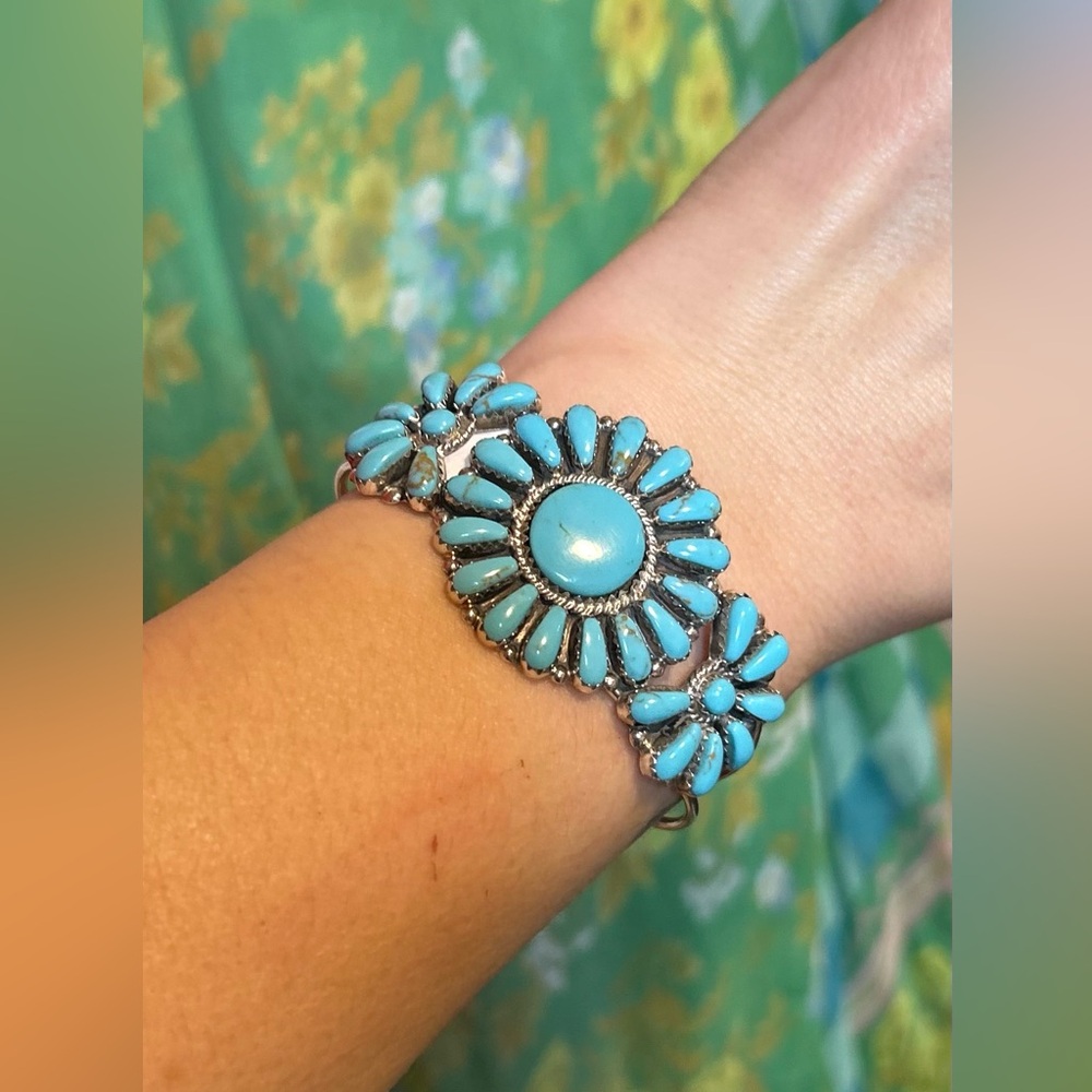 NWT Navajo Handmade Davin Benally Floral Cluster Turquoise Bracelet